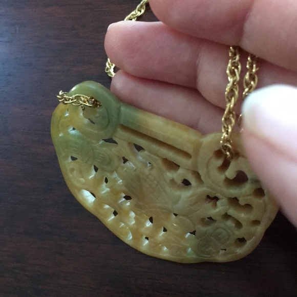 Estate Chinese yellow green gemstone pendant - Picture 4 of 7